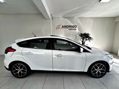 FORD FOCUS 2.0 TITANIUM PLUS HATCH 16V AUTO 2015/2016 ANDRIGO VEÍCULOS CAXIAS DO SUL / Carros no Vale