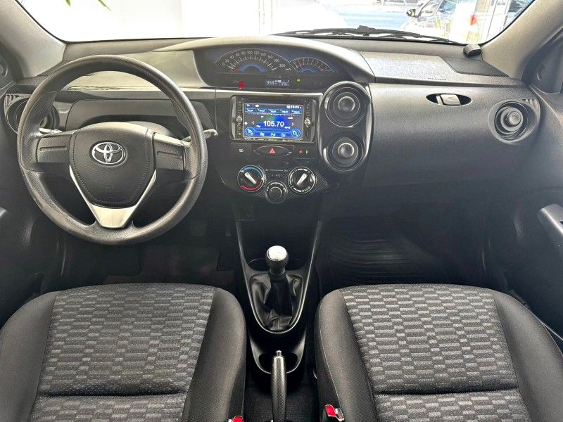 TOYOTA ETIOS 1.3 X 16V 2015/2015 ANDRIGO VEÍCULOS CAXIAS DO SUL / Carros no Vale