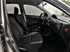 TOYOTA ETIOS 1.5 XS 16V 2017/2018 ANDRIGO VEÍCULOS CAXIAS DO SUL / Carros no Vale