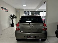 TOYOTA ETIOS 1.5 XS 16V 2017/2018 ANDRIGO VEÍCULOS CAXIAS DO SUL / Carros no Vale