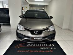 TOYOTA ETIOS 1.5 XS 16V 2017/2018 ANDRIGO VEÍCULOS CAXIAS DO SUL / Carros no Vale