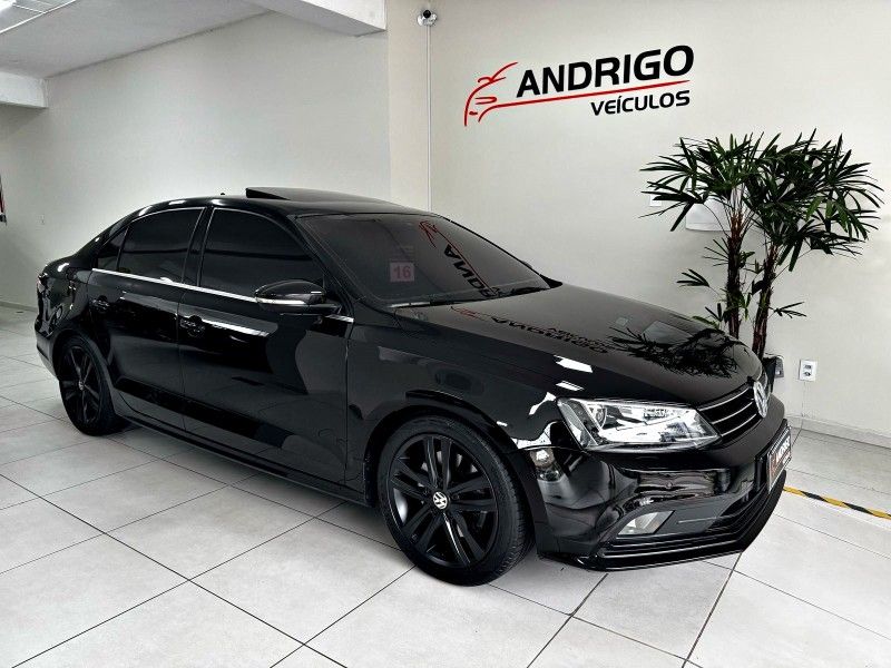 VOLKSWAGEN JETTA 2.0 TSI HIGHLINE 211CV DSG 2015/2016 ANDRIGO VEÍCULOS CAXIAS DO SUL / Carros no Vale