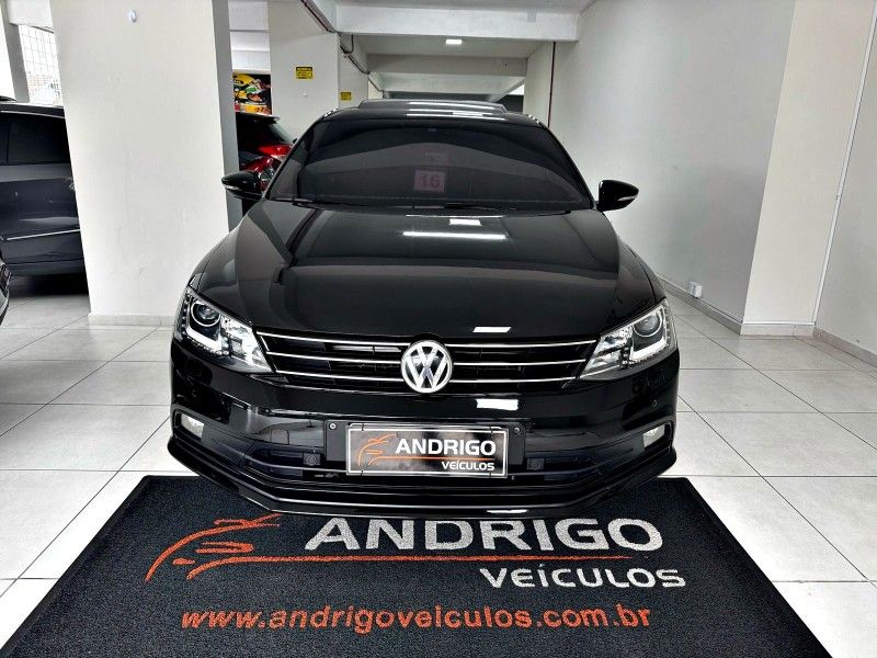 VOLKSWAGEN JETTA 2.0 TSI HIGHLINE 211CV DSG 2015/2016 ANDRIGO VEÍCULOS CAXIAS DO SUL / Carros no Vale