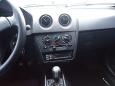CHEVROLET CELTA 1.0 MPFI LIFE 8V 2010/2010 BOURSCHEID CARROS E MOTOS SANTA CLARA DO SUL / Carros no Vale