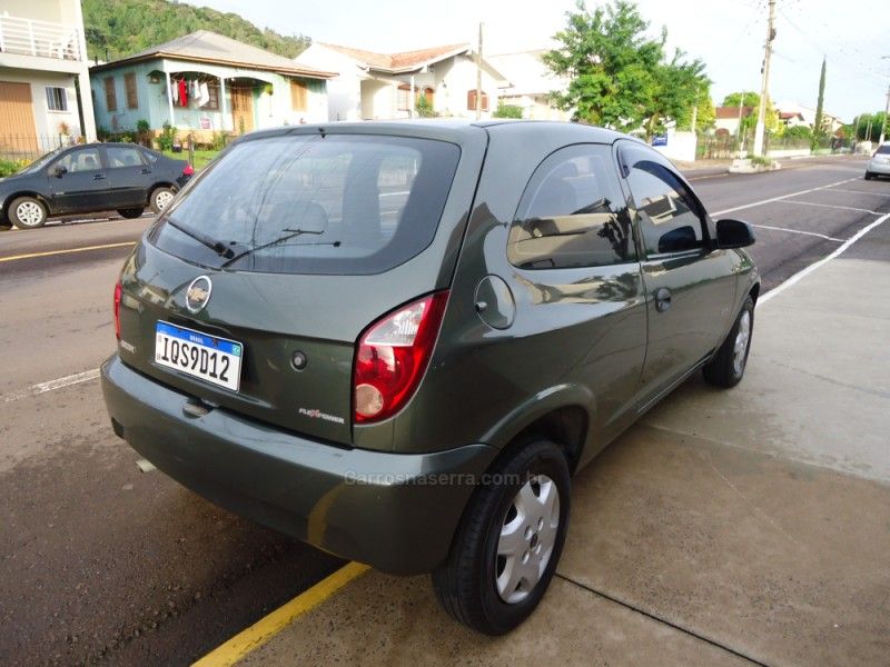 CHEVROLET CELTA 1.0 MPFI LIFE 8V 2010/2010 BOURSCHEID CARROS E MOTOS SANTA CLARA DO SUL / Carros no Vale