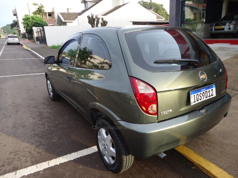 CHEVROLET CELTA 1.0 MPFI LIFE 8V 2010/2010 BOURSCHEID CARROS E MOTOS SANTA CLARA DO SUL / Carros no Vale