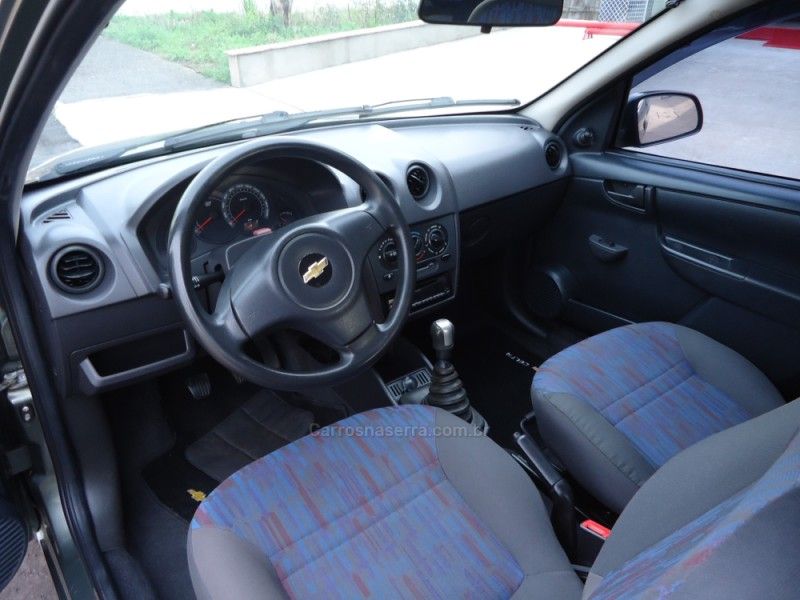 CHEVROLET CELTA 1.0 MPFI LIFE 8V 2010/2010 BOURSCHEID CARROS E MOTOS SANTA CLARA DO SUL / Carros no Vale