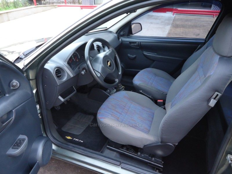 CHEVROLET CELTA 1.0 MPFI LIFE 8V 2010/2010 BOURSCHEID CARROS E MOTOS SANTA CLARA DO SUL / Carros no Vale