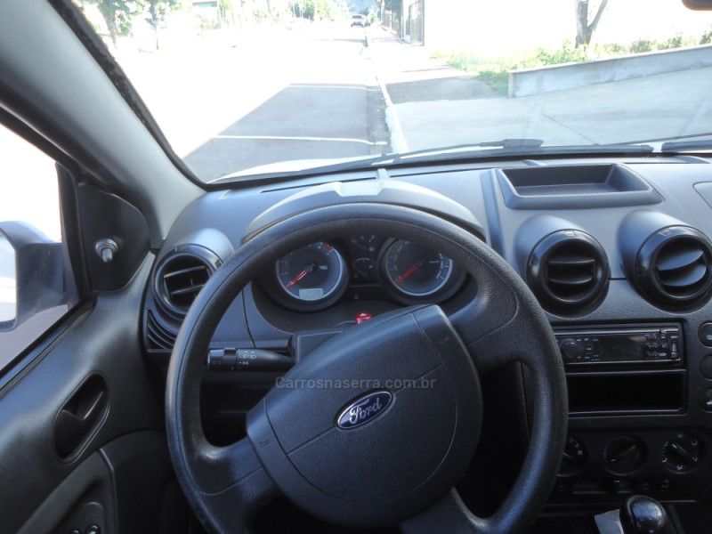 FORD FIESTA 1.6 ROCAM SE PLUS SEDAN 8V 2012/2012 BOURSCHEID CARROS E MOTOS SANTA CLARA DO SUL / Carros no Vale