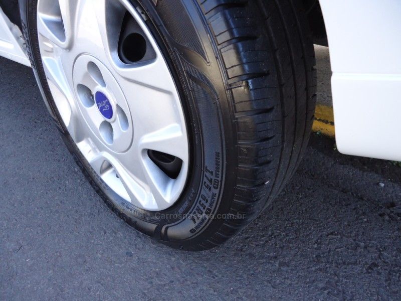 FORD FIESTA 1.6 ROCAM SE PLUS SEDAN 8V 2012/2012 BOURSCHEID CARROS E MOTOS SANTA CLARA DO SUL / Carros no Vale