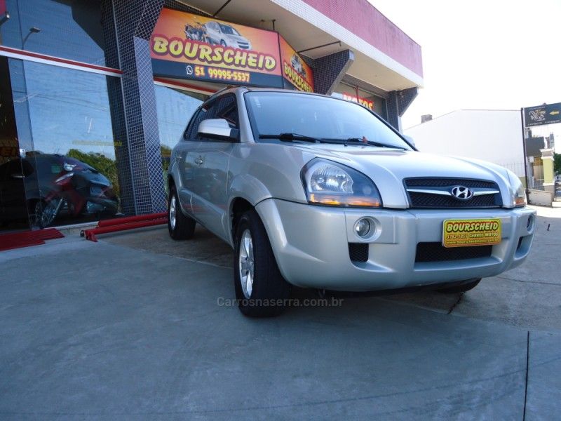 HYUNDAI TUCSON 2.0 MPFI GLS BASE 16V 143CV 2WD 2012/2013 BOURSCHEID CARROS E MOTOS SANTA CLARA DO SUL / Carros no Vale
