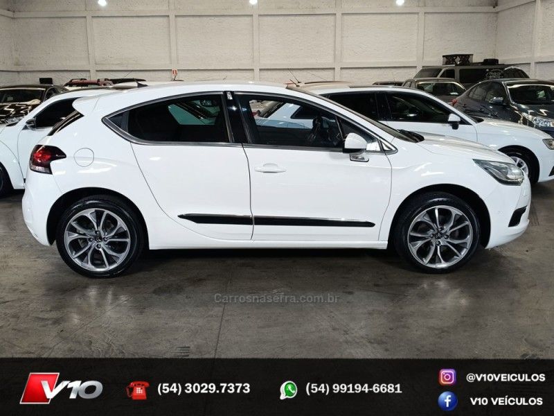 CITROËN DS4 1.6 THP CHIC 165 16V TURBO 2013/2014 V10 VEÍCULOS CAXIAS DO SUL / Carros no Vale
