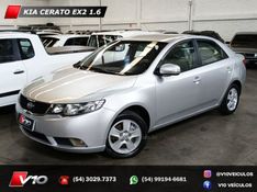KIA CERATO 1.6 EX2 SEDAN 16V 2010/2011 V10 VEÍCULOS CAXIAS DO SUL / Carros no Vale