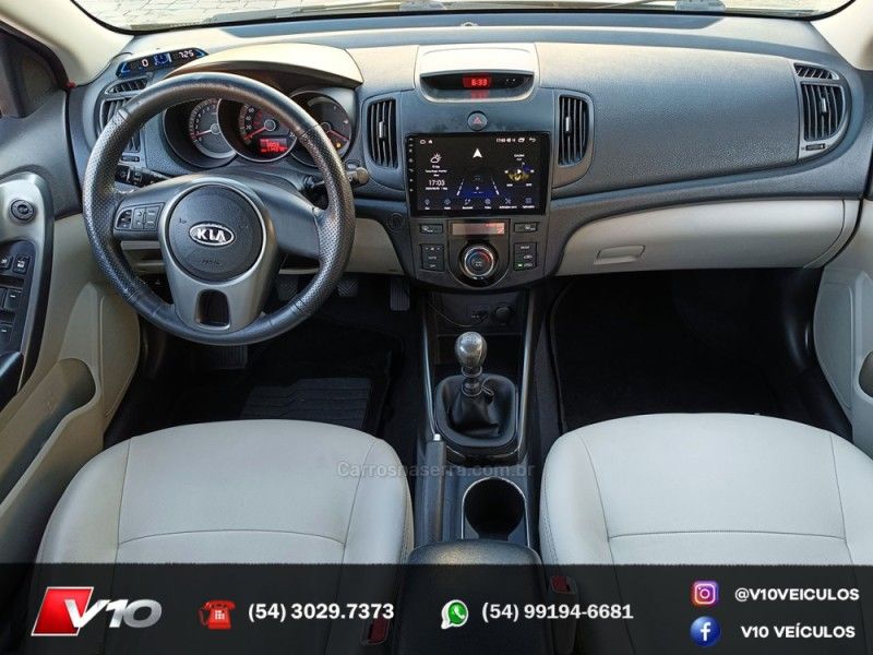 KIA CERATO 1.6 SX3 16V 2011/2012 V10 VEÍCULOS CAXIAS DO SUL / Carros no Vale