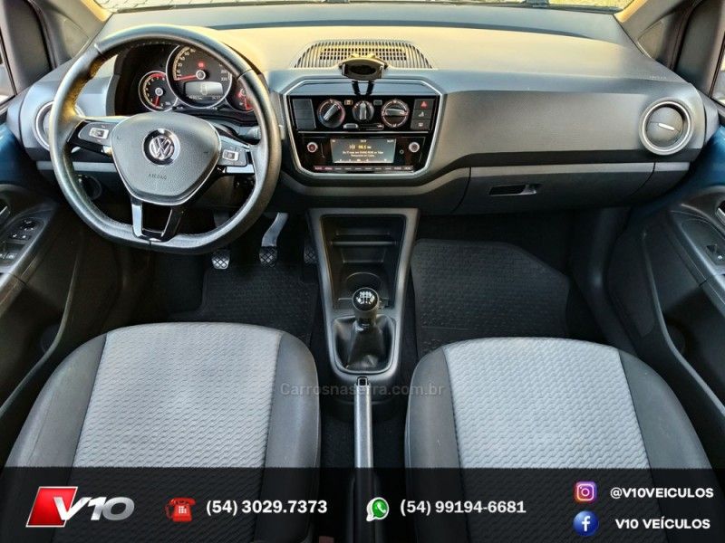 VOLKSWAGEN UP 1.0 TSI CONNECT 12V TOTAL 2017/2018 V10 VEÍCULOS CAXIAS DO SUL / Carros no Vale