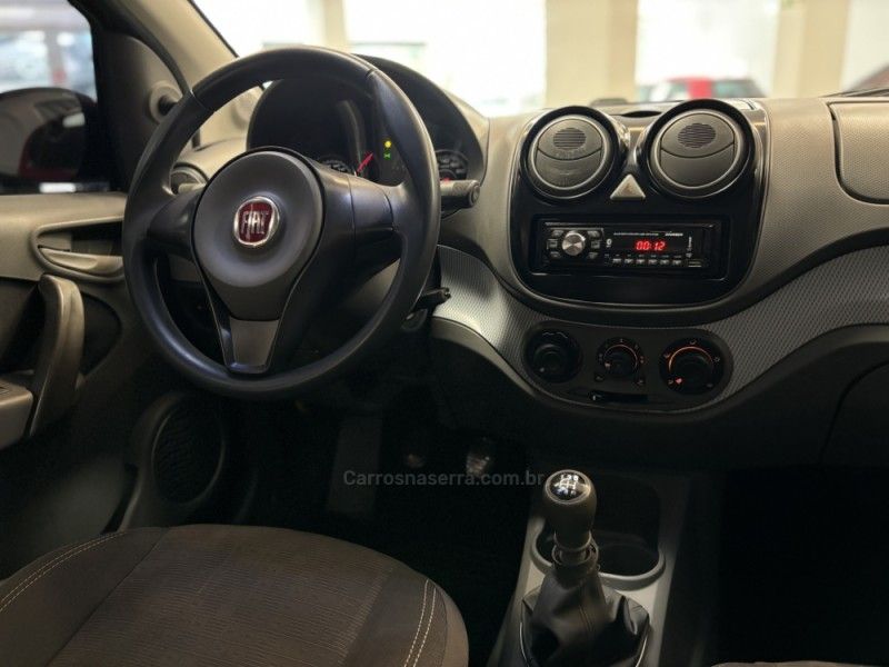 FIAT PALIO 1.0 MPI ATTRACTIVE 8V 2012/2013 LUIGGI AUTOMÓVEIS CARLOS BARBOSA / Carros no Vale