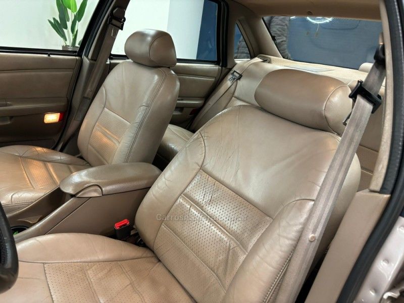 FORD TAURUS 3.0 LX V6 24V 1994/1995 LUIGGI AUTOMÓVEIS CARLOS BARBOSA / Carros no Vale