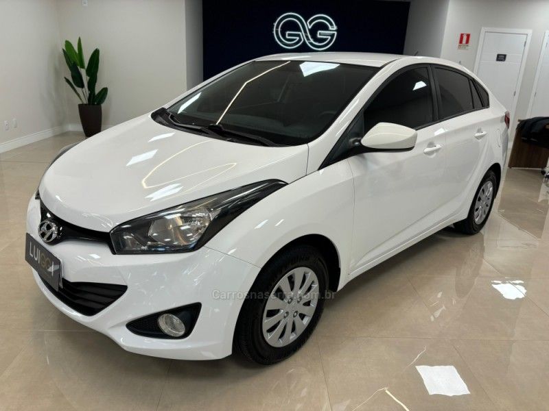 HYUNDAI HB20S 1.6 COMFORT PLUS 16V 2014/2014 LUIGGI AUTOMÓVEIS CARLOS BARBOSA / Carros no Vale