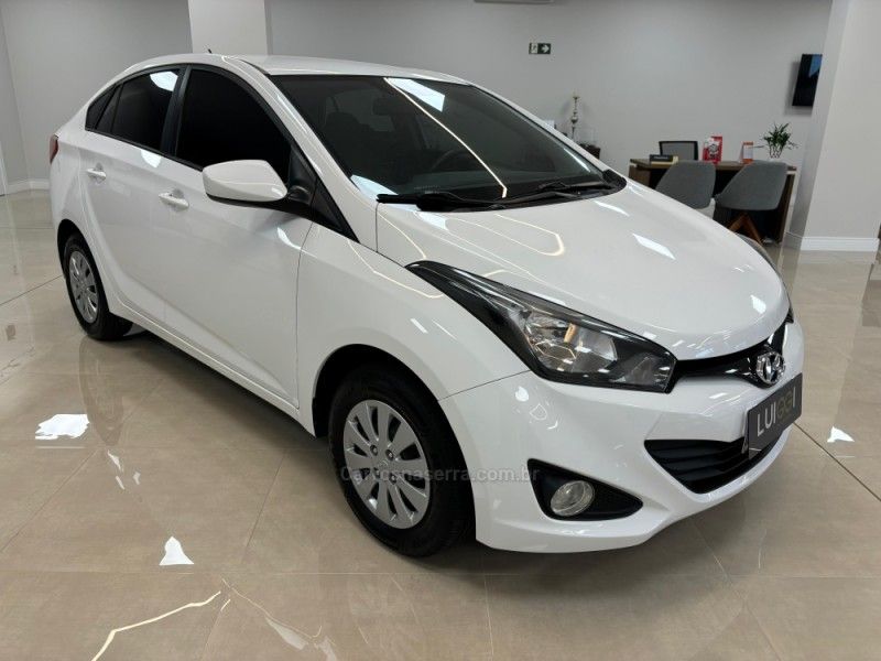HYUNDAI HB20S 1.6 COMFORT PLUS 16V 2014/2014 LUIGGI AUTOMÓVEIS CARLOS BARBOSA / Carros no Vale