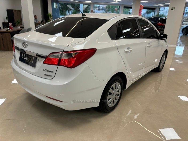 HYUNDAI HB20S 1.6 COMFORT PLUS 16V 2014/2014 LUIGGI AUTOMÓVEIS CARLOS BARBOSA / Carros no Vale