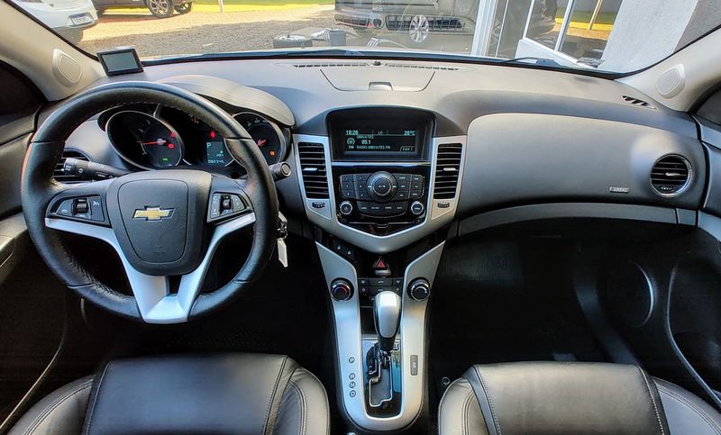 CHEVROLET CRUZE LT 1.8 16V FlexPower 2016/2016 VALE AUTOMÓVEIS LAJEADO / Carros no Vale