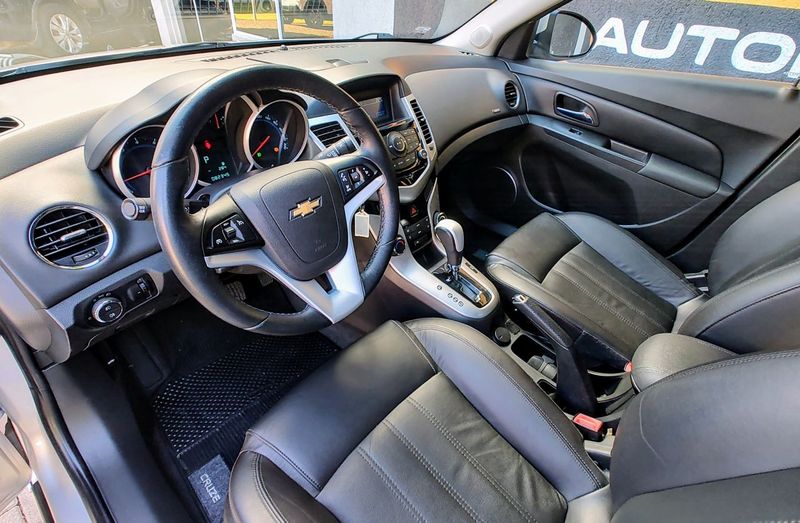 CHEVROLET CRUZE LT 1.8 16V FlexPower 2016/2016 VALE AUTOMÓVEIS LAJEADO / Carros no Vale