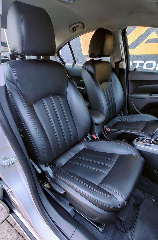 CHEVROLET CRUZE LT 1.8 16V FlexPower 2016/2016 VALE AUTOMÓVEIS LAJEADO / Carros no Vale