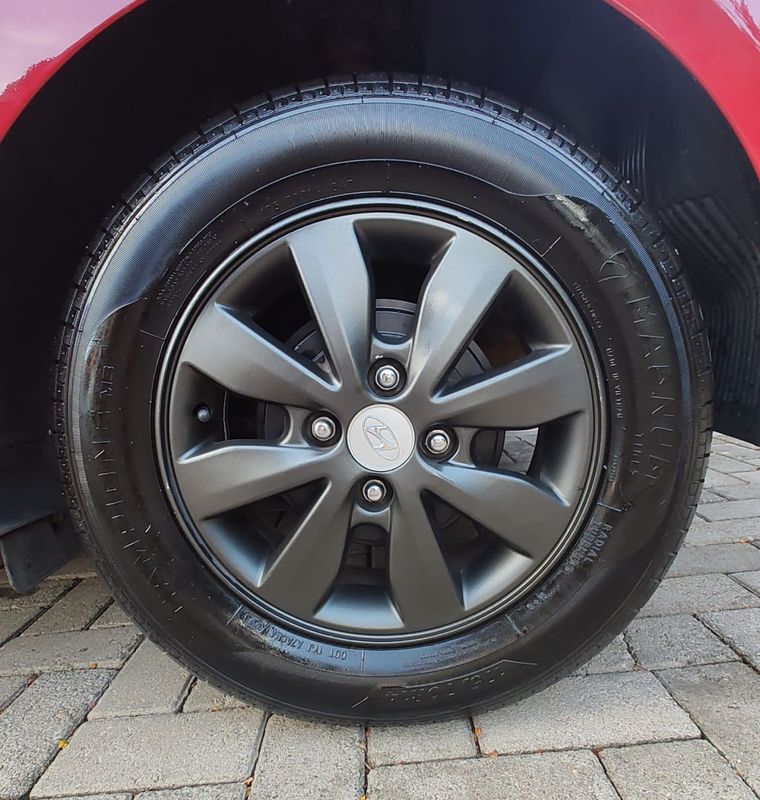 Hyundai HB20 Comf./C.Plus/C.Style 1.0 12V 2013/2014 VALE AUTOMÓVEIS LAJEADO / Carros no Vale