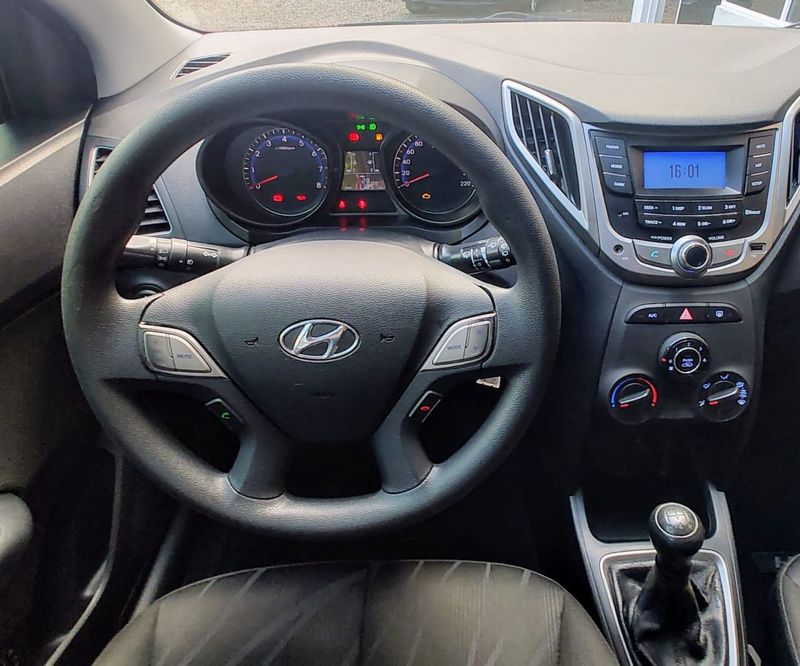 Hyundai HB20 Comf./C.Plus/C.Style 1.0 12V 2013/2014 VALE AUTOMÓVEIS LAJEADO / Carros no Vale