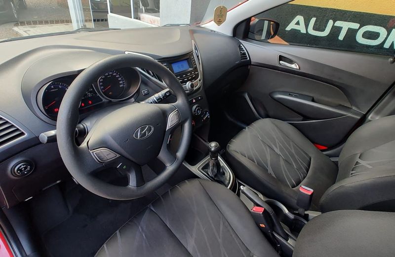 Hyundai HB20 Comf./C.Plus/C.Style 1.0 12V 2013/2014 VALE AUTOMÓVEIS LAJEADO / Carros no Vale