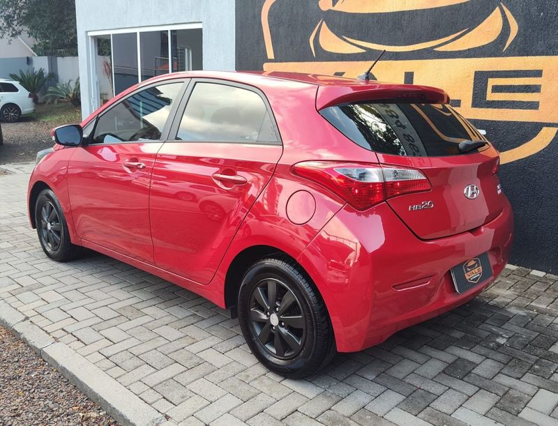 Hyundai HB20 Comf./C.Plus/C.Style 1.0 12V 2013/2014 VALE AUTOMÓVEIS LAJEADO / Carros no Vale