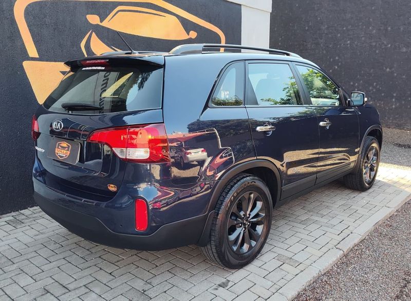 KIA Sorento 2.4 16V 4×2 2013/2014 VALE AUTOMÓVEIS LAJEADO / Carros no Vale