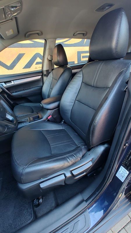 KIA Sorento 2.4 16V 4×2 2013/2014 VALE AUTOMÓVEIS LAJEADO / Carros no Vale