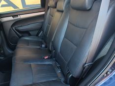KIA Sorento 2.4 16V 4×2 2013/2014 VALE AUTOMÓVEIS LAJEADO / Carros no Vale