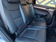 KIA Sorento 2.4 16V 4×2 2013/2014 VALE AUTOMÓVEIS LAJEADO / Carros no Vale