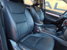 KIA Sorento 2.4 16V 4×2 2013/2014 VALE AUTOMÓVEIS LAJEADO / Carros no Vale