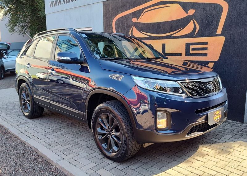 KIA Sorento 2.4 16V 4×2 2013/2014 VALE AUTOMÓVEIS LAJEADO / Carros no Vale