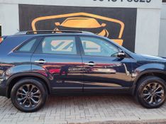 KIA Sorento 2.4 16V 4×2 2013/2014 VALE AUTOMÓVEIS LAJEADO / Carros no Vale