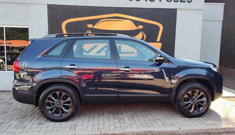 KIA Sorento 2.4 16V 4×2 2013/2014 VALE AUTOMÓVEIS LAJEADO / Carros no Vale