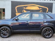 KIA Sorento 2.4 16V 4×2 2013/2014 VALE AUTOMÓVEIS LAJEADO / Carros no Vale