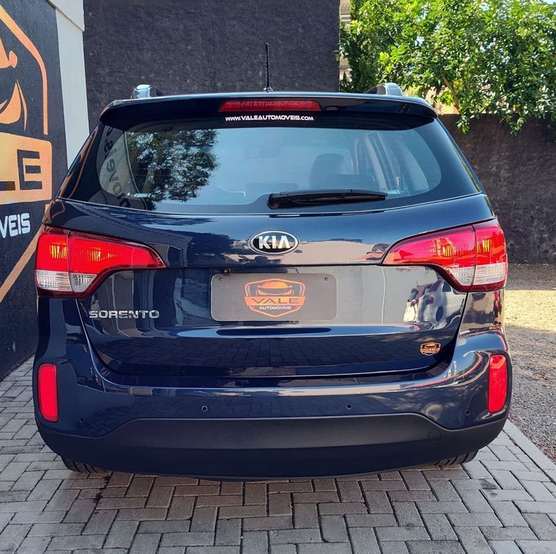 KIA Sorento 2.4 16V 4×2 2013/2014 VALE AUTOMÓVEIS LAJEADO / Carros no Vale