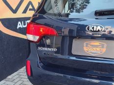 KIA Sorento 2.4 16V 4×2 2013/2014 VALE AUTOMÓVEIS LAJEADO / Carros no Vale
