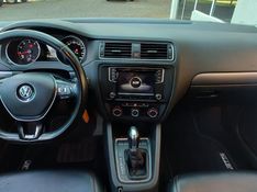 VOLKSWAGEN JETTA Comfortline 1.4 TSI 16V 2016/2017 VALE AUTOMÓVEIS LAJEADO / Carros no Vale