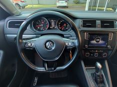 VOLKSWAGEN JETTA Comfortline 1.4 TSI 16V 2016/2017 VALE AUTOMÓVEIS LAJEADO / Carros no Vale