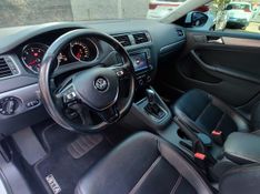 VOLKSWAGEN JETTA Comfortline 1.4 TSI 16V 2016/2017 VALE AUTOMÓVEIS LAJEADO / Carros no Vale
