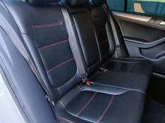 VOLKSWAGEN JETTA Comfortline 1.4 TSI 16V 2016/2017 VALE AUTOMÓVEIS LAJEADO / Carros no Vale