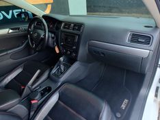 VOLKSWAGEN JETTA Comfortline 1.4 TSI 16V 2016/2017 VALE AUTOMÓVEIS LAJEADO / Carros no Vale