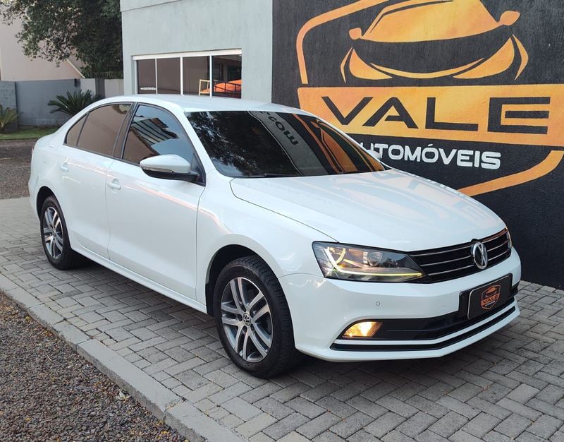 VOLKSWAGEN JETTA Comfortline 1.4 TSI 16V 2016/2017 VALE AUTOMÓVEIS LAJEADO / Carros no Vale