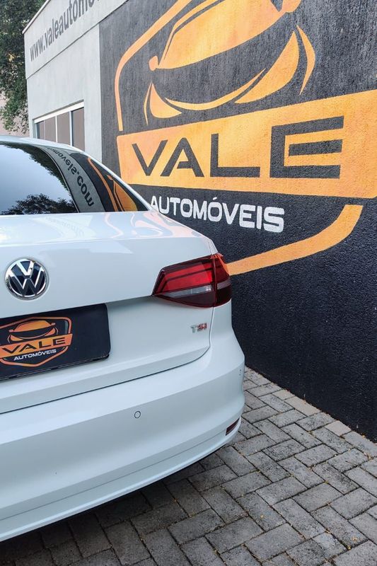 VOLKSWAGEN JETTA Comfortline 1.4 TSI 16V 2016/2017 VALE AUTOMÓVEIS LAJEADO / Carros no Vale