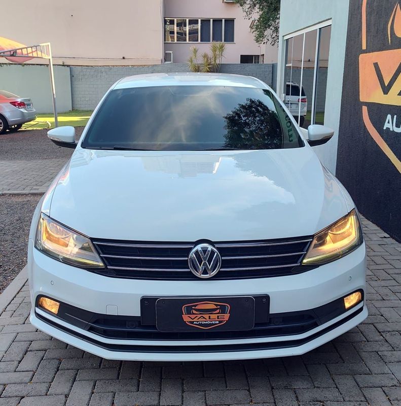VOLKSWAGEN JETTA Comfortline 1.4 TSI 16V 2016/2017 VALE AUTOMÓVEIS LAJEADO / Carros no Vale